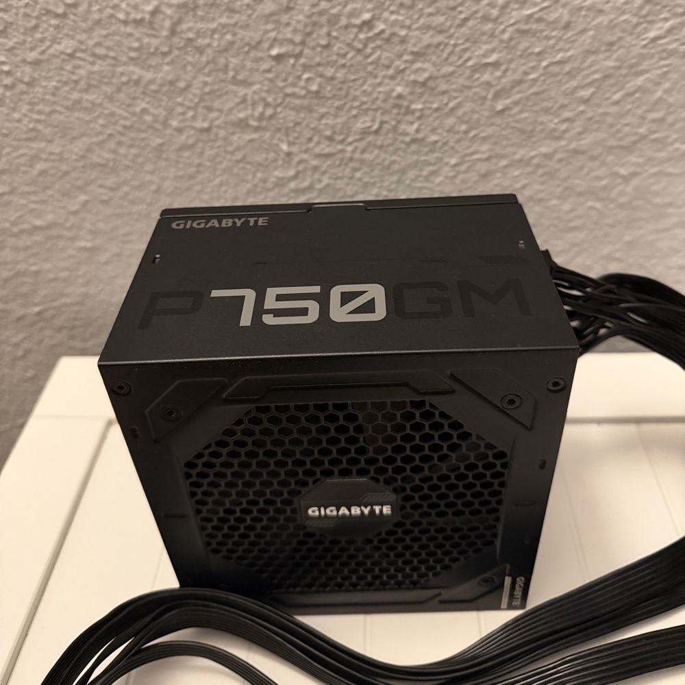 MSI GeForce RTX™3080 VENTUS 3X10G OC Graphics Card/Gigabyte P750GM+Power Supply - Picture 16 of 16